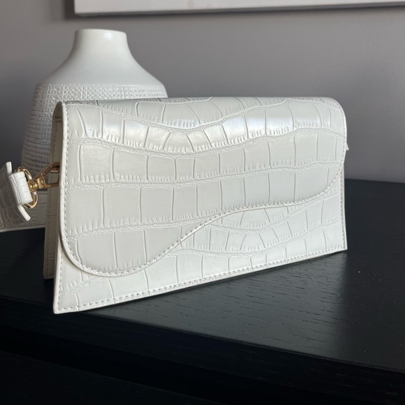 White pattern purse with two straps - Picture 1 of 6